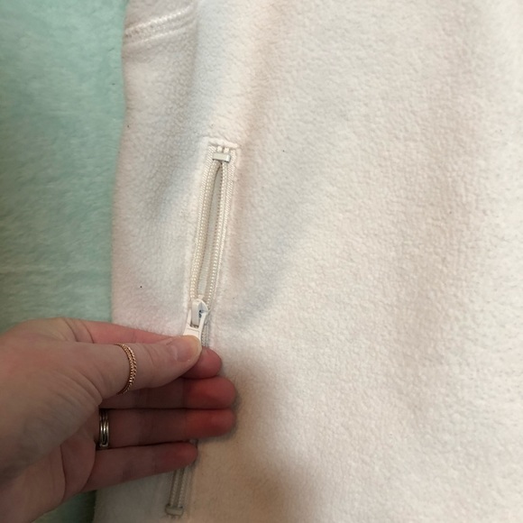 ❄️Columbia Women’s Fleece Zipper Vest Size Small - Picture 4 of 8